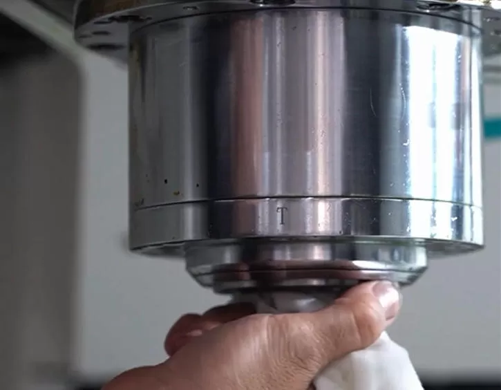 CNC mil konik bakımı