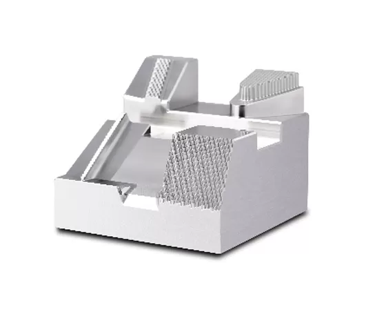 5 eksenli CNC makinesi çalışıyor