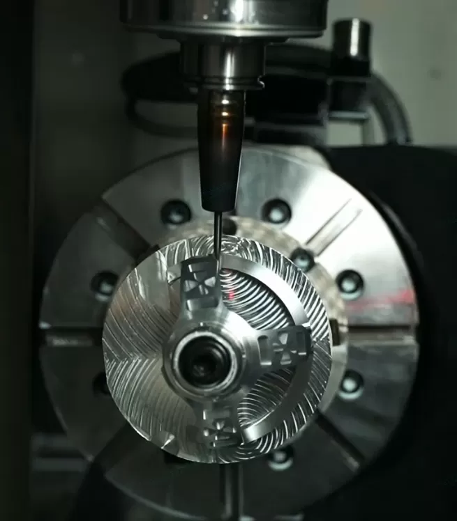 Yüksek performanslı çekirdek bileşenler | Gelişmiş verimlilik ve hassasiyet